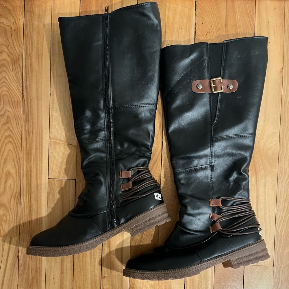 Vintage Style Leather Zipper High Snow Boots- Never worn!